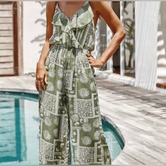 Bohemian Jumpsuit Light Green W/ Ruffles Wide leg - Picture 5 of 7